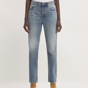 Everlane, 90s Cheeky Jean, Button Fly, Size 27. Excellent preowned condition.